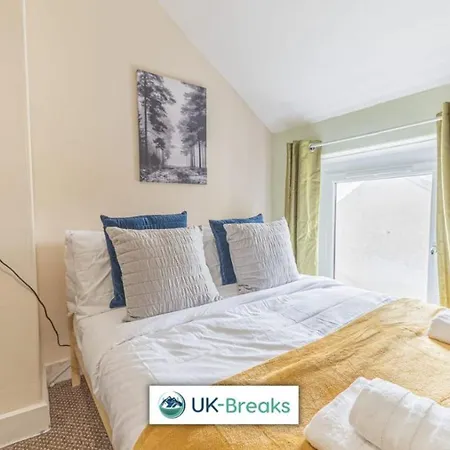 Σπίτι διακοπών Large Centrally Located 5 Bedroom House - All En-suite *