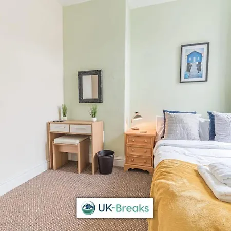 Σπίτι διακοπών Large Centrally Located 5 Bedroom House - All En-suite *